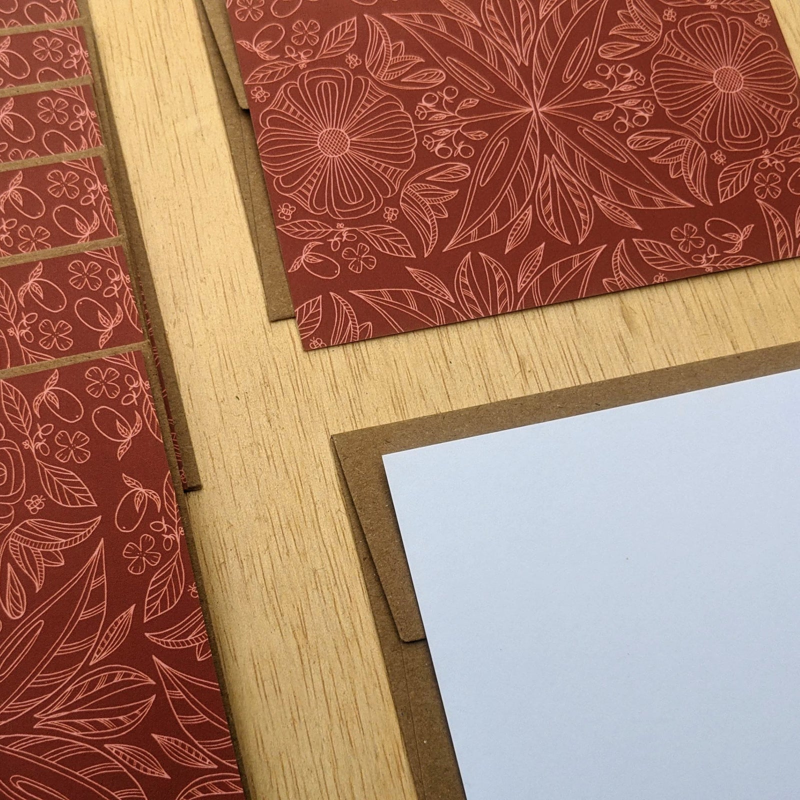 Harvest Symmetry Filigree Note Card Boxed Set - 8 Flat Cards