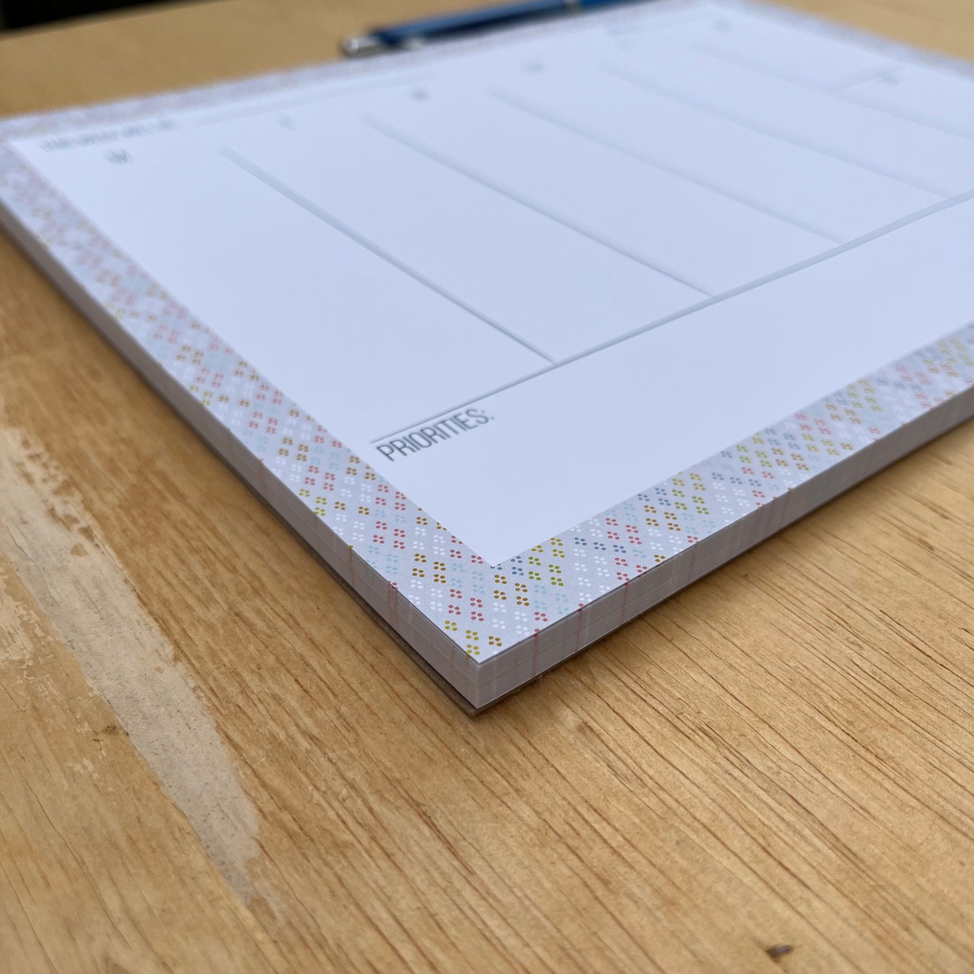 Weekly Calendar Notepad - Dots